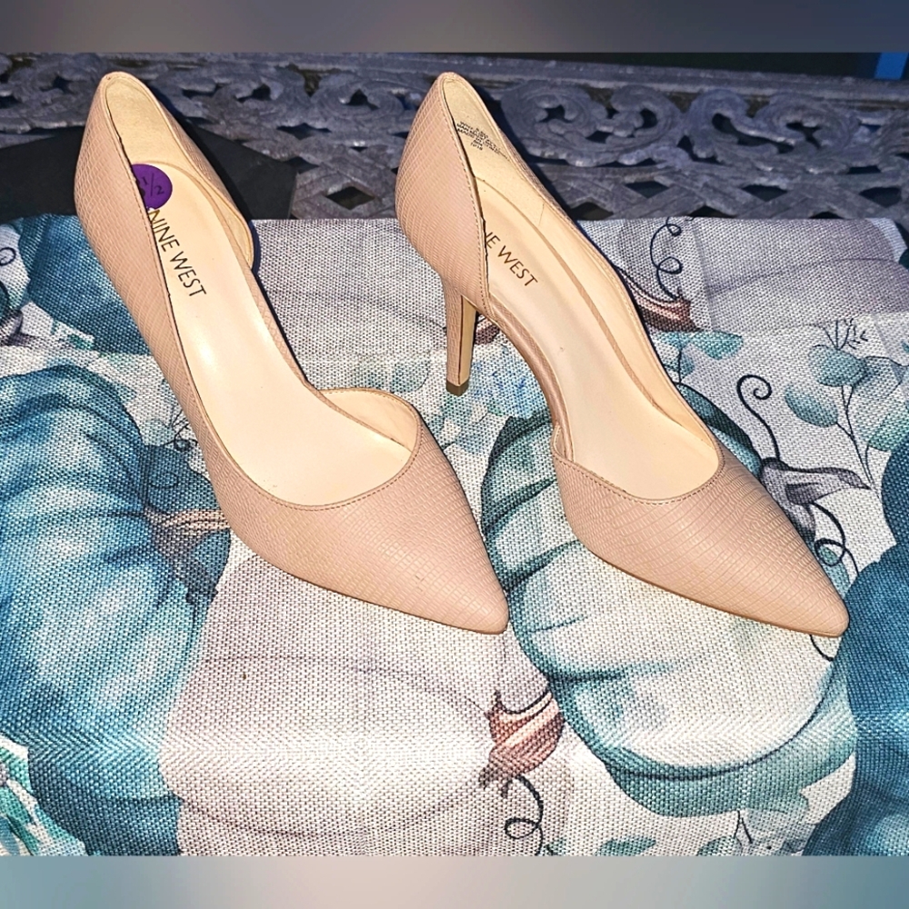 Nine West Tan Stiletto Heels Classic Pumps